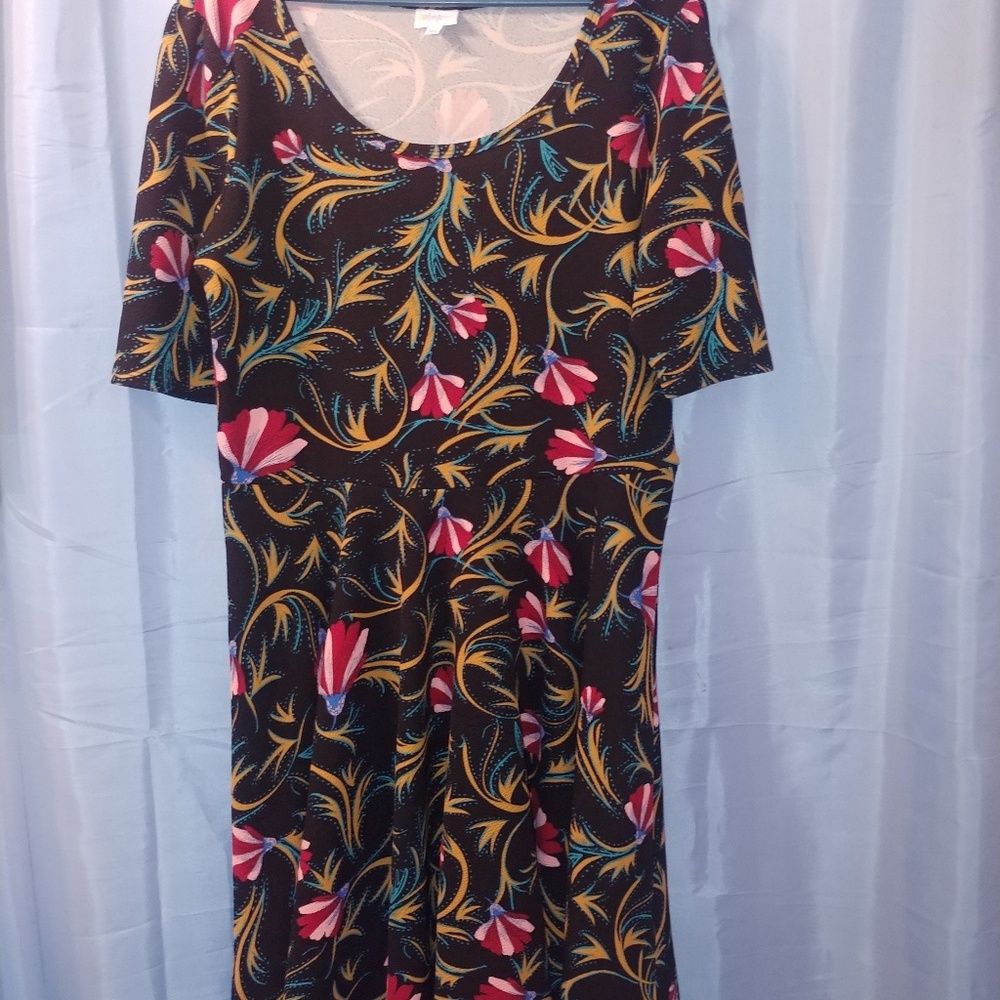 Julia - Picture 3 of 3